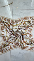 Foulard Satiné "Éclat Équestre" – L'Art du Détail